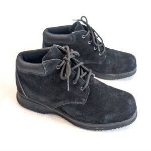 LANDS END Women's Chunky Black Suede Lace Up Boots Size 8